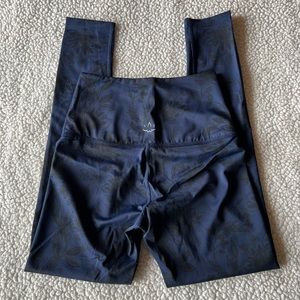 Beyond Yoga Leggings Size XS